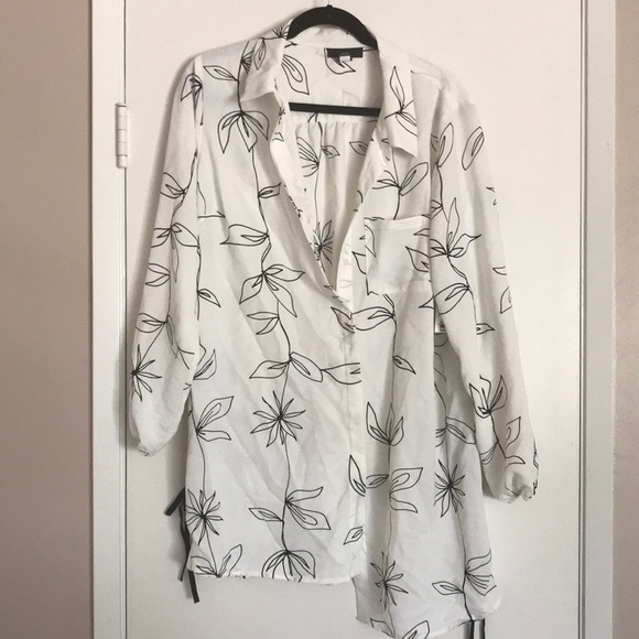 Cute black and white blouse ! - Picture 1 of 4